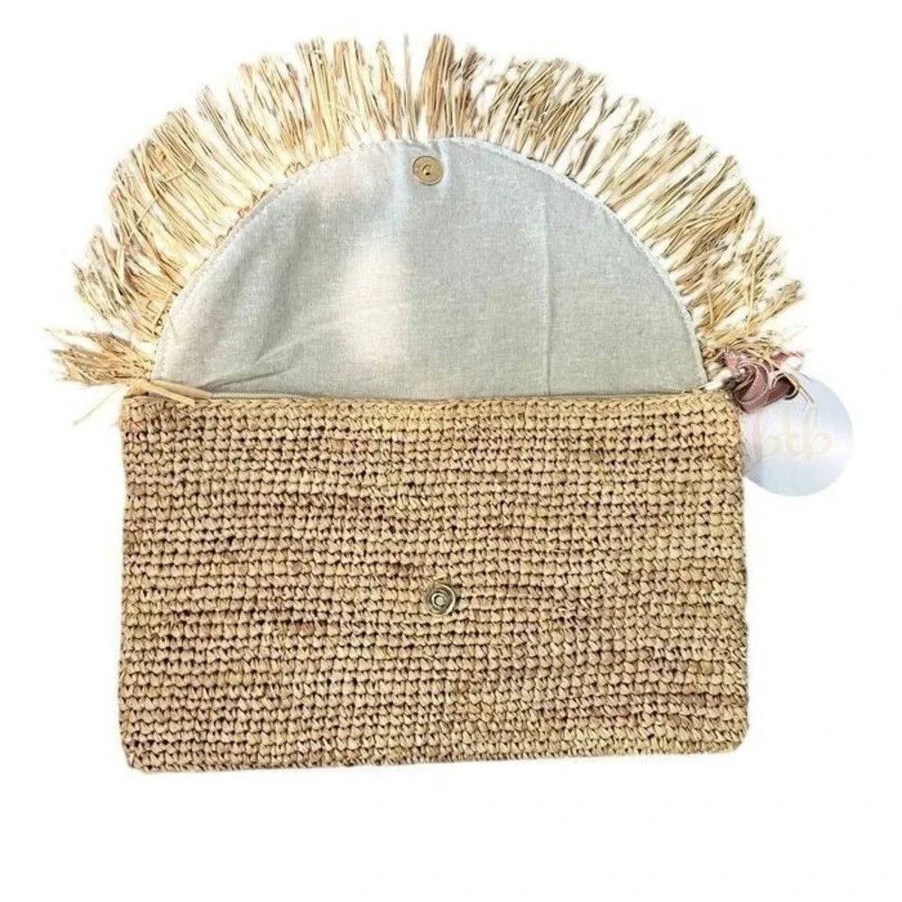 NWT‎ BTB Los Angeles Sera Pom Pom Raffia Clutch in Purple Handbag - Picture 3 of 5